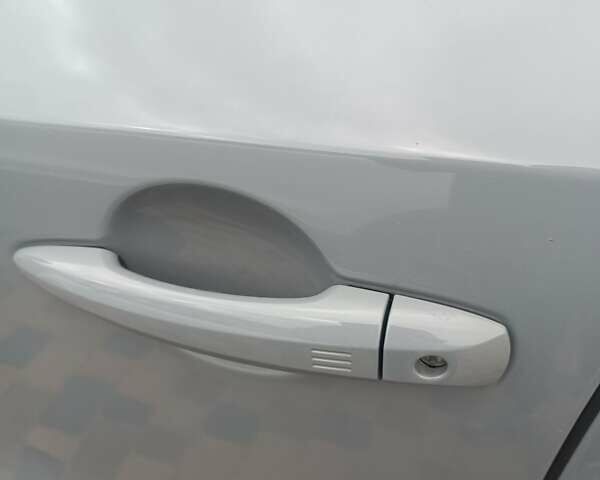 Серый Ниссан Ariya, объемом двигателя 0 л и пробегом 28 тыс. км за 17500 $, фото 6 на Automoto.ua