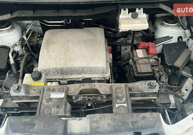 Белый Ниссан e-NV200, объемом двигателя 0 л и пробегом 158 тыс. км за 8500 $, фото 6 на Automoto.ua