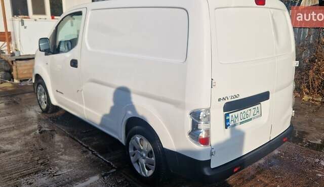 Белый Ниссан e-NV200, объемом двигателя 0 л и пробегом 120 тыс. км за 9500 $, фото 7 на Automoto.ua