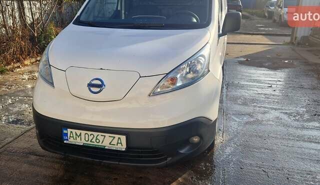 Белый Ниссан e-NV200, объемом двигателя 0 л и пробегом 120 тыс. км за 9500 $, фото 1 на Automoto.ua