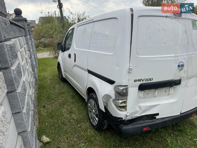 Белый Ниссан e-NV200, объемом двигателя 0 л и пробегом 203 тыс. км за 5600 $, фото 5 на Automoto.ua