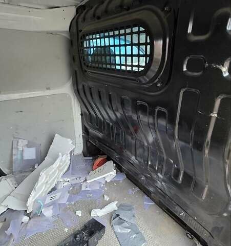 Белый Ниссан e-NV200, объемом двигателя 0 л и пробегом 31 тыс. км за 4800 $, фото 10 на Automoto.ua