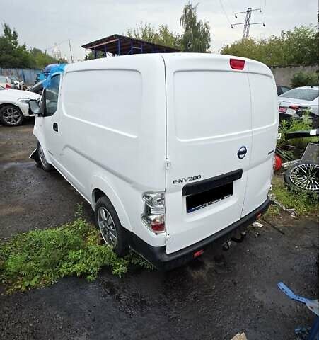 Белый Ниссан e-NV200, объемом двигателя 0 л и пробегом 31 тыс. км за 4800 $, фото 4 на Automoto.ua