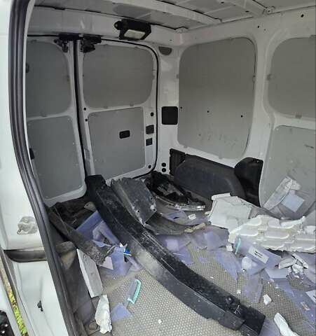 Белый Ниссан e-NV200, объемом двигателя 0 л и пробегом 31 тыс. км за 4800 $, фото 9 на Automoto.ua