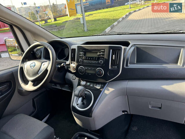 Белый Ниссан e-NV200, объемом двигателя 0 л и пробегом 48 тыс. км за 10500 $, фото 17 на Automoto.ua