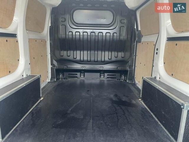 Белый Ниссан e-NV200, объемом двигателя 0 л и пробегом 5 тыс. км за 10500 $, фото 12 на Automoto.ua