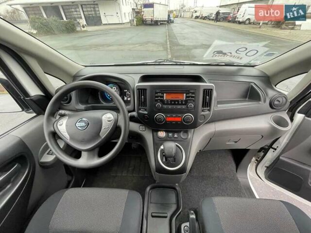 Белый Ниссан e-NV200, объемом двигателя 0 л и пробегом 5 тыс. км за 10500 $, фото 11 на Automoto.ua
