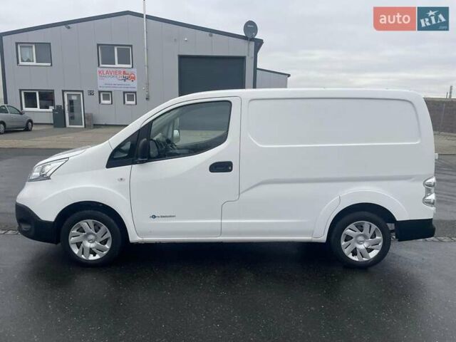 Белый Ниссан e-NV200, объемом двигателя 0 л и пробегом 5 тыс. км за 10500 $, фото 7 на Automoto.ua