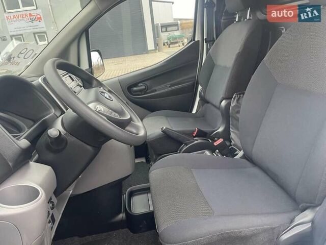 Белый Ниссан e-NV200, объемом двигателя 0 л и пробегом 5 тыс. км за 10500 $, фото 9 на Automoto.ua