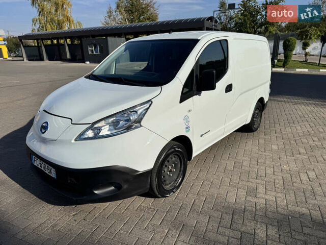 Белый Ниссан e-NV200, объемом двигателя 0 л и пробегом 48 тыс. км за 10500 $, фото 8 на Automoto.ua