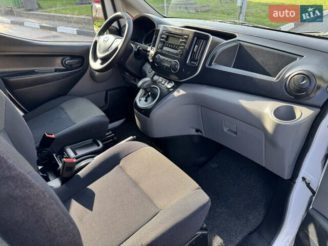 Белый Ниссан e-NV200, объемом двигателя 0 л и пробегом 48 тыс. км за 10500 $, фото 16 на Automoto.ua