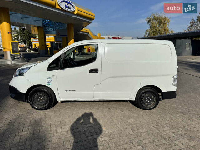 Белый Ниссан e-NV200, объемом двигателя 0 л и пробегом 48 тыс. км за 10500 $, фото 7 на Automoto.ua