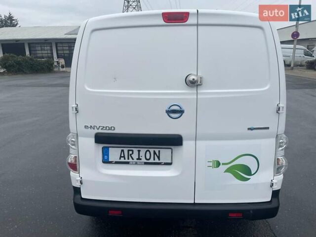 Белый Ниссан e-NV200, объемом двигателя 0 л и пробегом 5 тыс. км за 10500 $, фото 15 на Automoto.ua