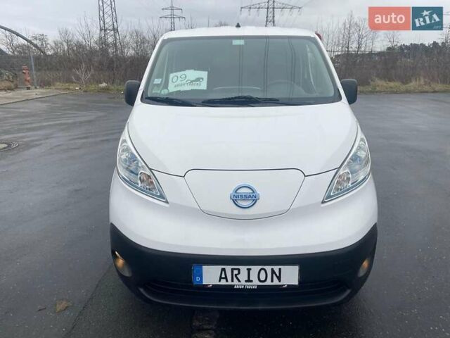 Белый Ниссан e-NV200, объемом двигателя 0 л и пробегом 5 тыс. км за 10500 $, фото 3 на Automoto.ua