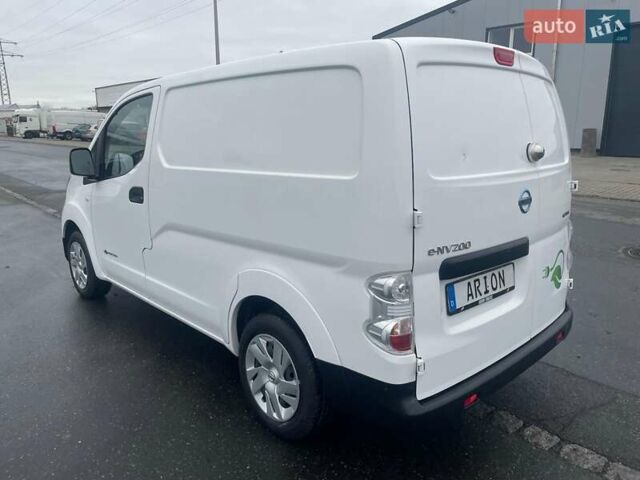 Белый Ниссан e-NV200, объемом двигателя 0 л и пробегом 5 тыс. км за 10500 $, фото 1 на Automoto.ua