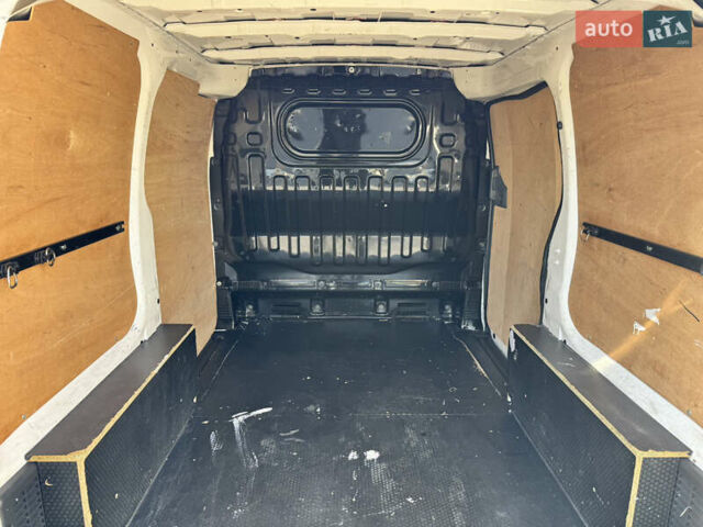 Белый Ниссан e-NV200, объемом двигателя 0 л и пробегом 48 тыс. км за 10500 $, фото 24 на Automoto.ua