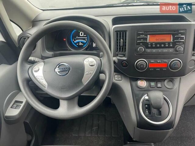 Белый Ниссан e-NV200, объемом двигателя 0 л и пробегом 5 тыс. км за 10500 $, фото 10 на Automoto.ua