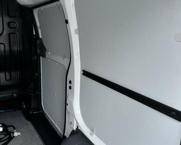 Білий Ніссан e-NV200, об'ємом двигуна 0 л та пробігом 32 тис. км за 13700 $, фото 22 на Automoto.ua