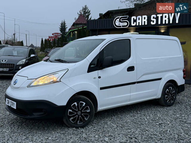 Белый Ниссан e-NV200, объемом двигателя 0 л и пробегом 145 тыс. км за 12700 $, фото 13 на Automoto.ua