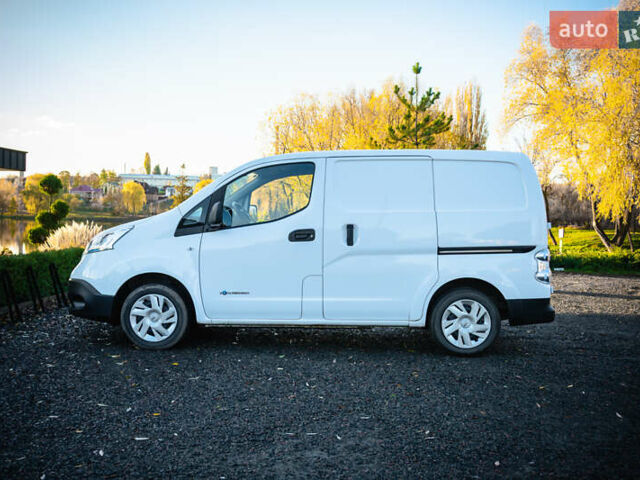 Білий Ніссан e-NV200, об'ємом двигуна 0 л та пробігом 49 тис. км за 14600 $, фото 3 на Automoto.ua