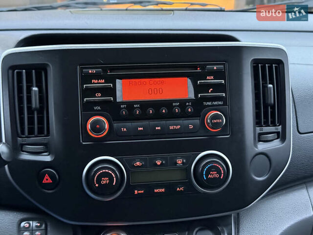 Белый Ниссан e-NV200, объемом двигателя 0 л и пробегом 145 тыс. км за 12700 $, фото 38 на Automoto.ua