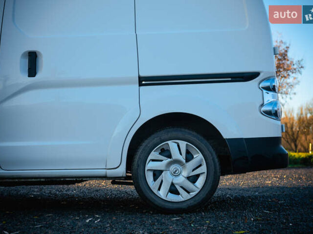 Білий Ніссан e-NV200, об'ємом двигуна 0 л та пробігом 49 тис. км за 14600 $, фото 4 на Automoto.ua