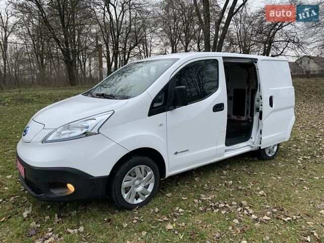 Білий Ніссан e-NV200, об'ємом двигуна 0 л та пробігом 92 тис. км за 12500 $, фото 14 на Automoto.ua