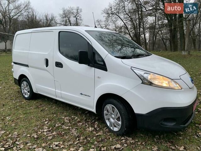 Білий Ніссан e-NV200, об'ємом двигуна 0 л та пробігом 92 тис. км за 12500 $, фото 23 на Automoto.ua