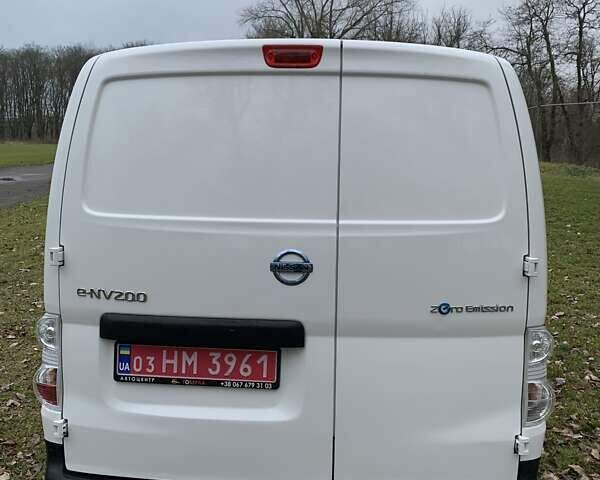 Білий Ніссан e-NV200, об'ємом двигуна 0 л та пробігом 92 тис. км за 12500 $, фото 9 на Automoto.ua