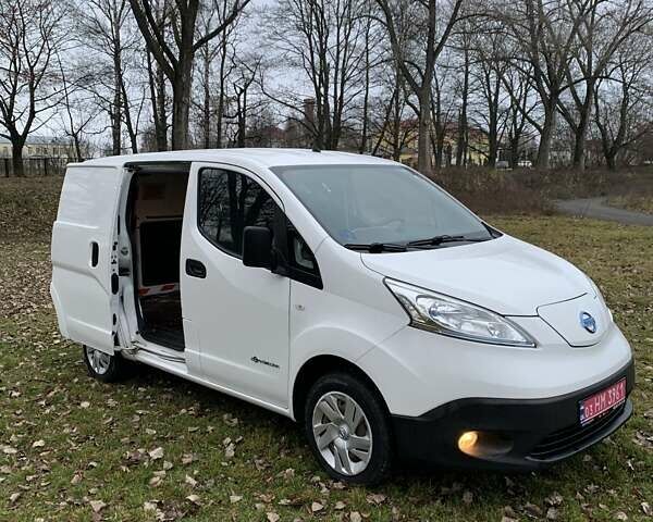 Білий Ніссан e-NV200, об'ємом двигуна 0 л та пробігом 92 тис. км за 12500 $, фото 21 на Automoto.ua