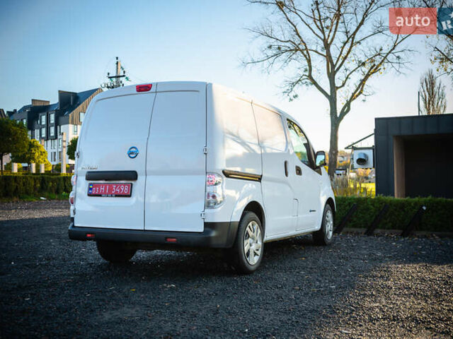 Білий Ніссан e-NV200, об'ємом двигуна 0 л та пробігом 49 тис. км за 14600 $, фото 11 на Automoto.ua