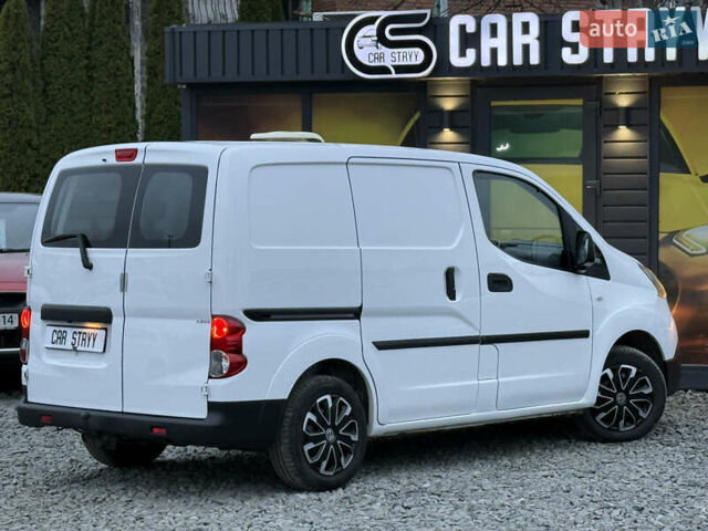 Белый Ниссан e-NV200, объемом двигателя 0 л и пробегом 145 тыс. км за 12700 $, фото 19 на Automoto.ua