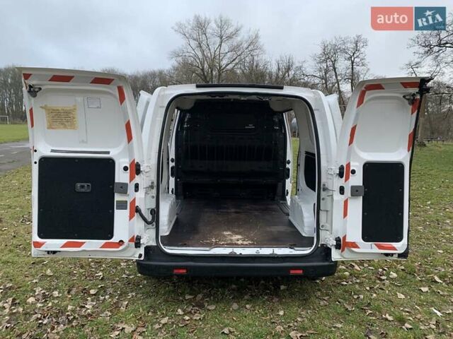 Білий Ніссан e-NV200, об'ємом двигуна 0 л та пробігом 92 тис. км за 12500 $, фото 17 на Automoto.ua