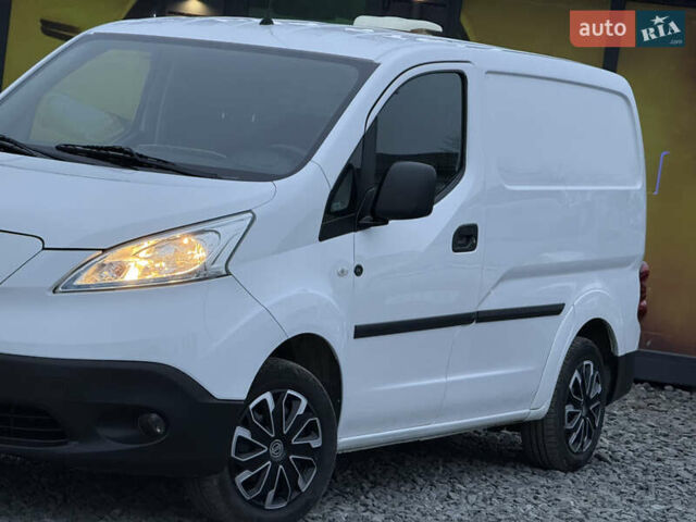 Белый Ниссан e-NV200, объемом двигателя 0 л и пробегом 145 тыс. км за 12700 $, фото 11 на Automoto.ua