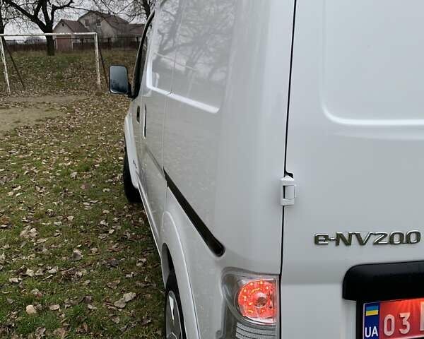 Білий Ніссан e-NV200, об'ємом двигуна 0 л та пробігом 92 тис. км за 12500 $, фото 32 на Automoto.ua