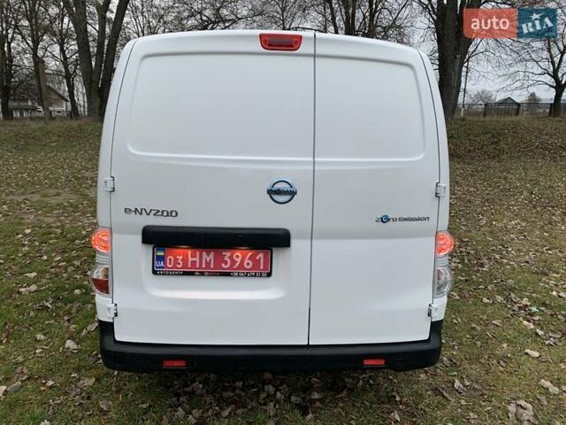 Білий Ніссан e-NV200, об'ємом двигуна 0 л та пробігом 92 тис. км за 12500 $, фото 27 на Automoto.ua