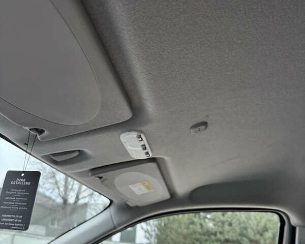 Белый Ниссан e-NV200, объемом двигателя 0 л и пробегом 32 тыс. км за 13700 $, фото 31 на Automoto.ua