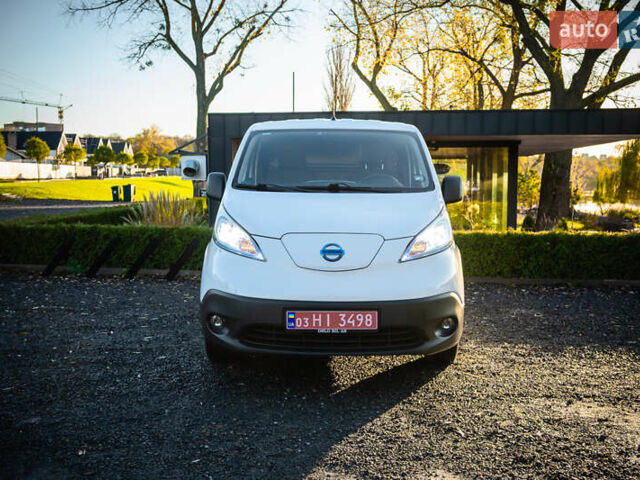 Білий Ніссан e-NV200, об'ємом двигуна 0 л та пробігом 49 тис. км за 14600 $, фото 1 на Automoto.ua