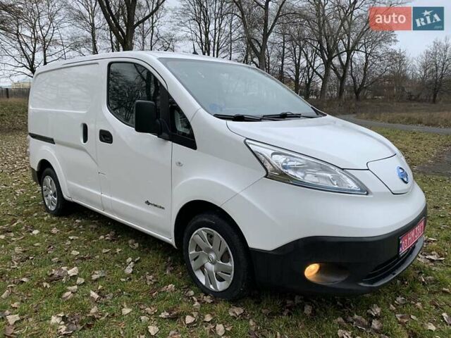 Білий Ніссан e-NV200, об'ємом двигуна 0 л та пробігом 92 тис. км за 12500 $, фото 3 на Automoto.ua