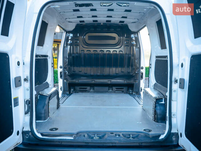 Білий Ніссан e-NV200, об'ємом двигуна 0 л та пробігом 49 тис. км за 14600 $, фото 8 на Automoto.ua