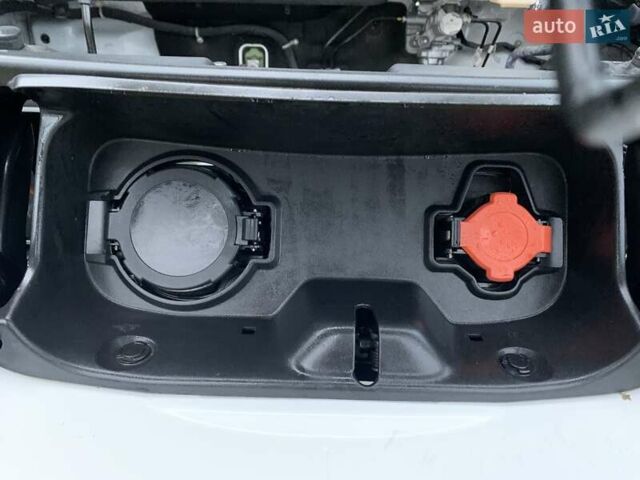 Білий Ніссан e-NV200, об'ємом двигуна 0 л та пробігом 92 тис. км за 12500 $, фото 49 на Automoto.ua