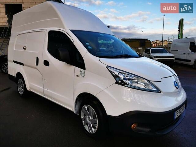Белый Ниссан e-NV200, объемом двигателя 0 л и пробегом 49 тыс. км за 13500 $, фото 2 на Automoto.ua