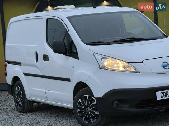 Белый Ниссан e-NV200, объемом двигателя 0 л и пробегом 145 тыс. км за 12700 $, фото 6 на Automoto.ua