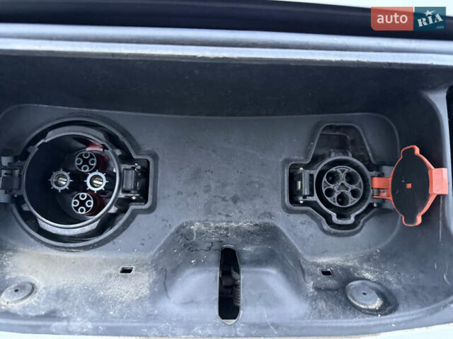 Белый Ниссан e-NV200, объемом двигателя 0 л и пробегом 145 тыс. км за 12700 $, фото 40 на Automoto.ua