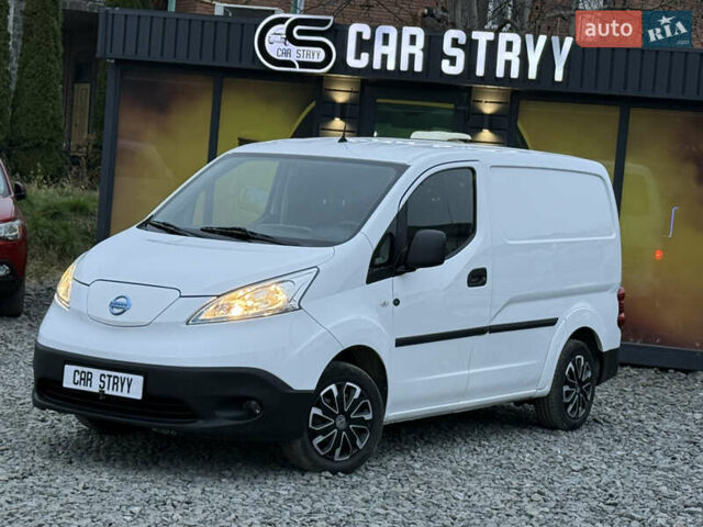 Белый Ниссан e-NV200, объемом двигателя 0 л и пробегом 145 тыс. км за 12700 $, фото 8 на Automoto.ua