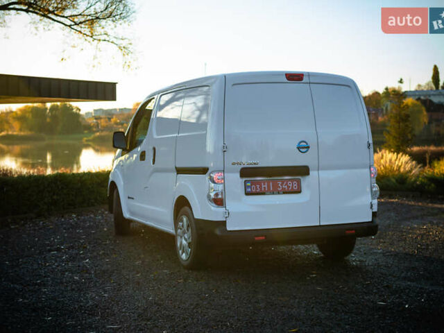 Білий Ніссан e-NV200, об'ємом двигуна 0 л та пробігом 49 тис. км за 14600 $, фото 6 на Automoto.ua