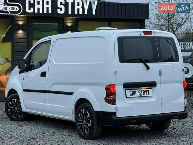 Белый Ниссан e-NV200, объемом двигателя 0 л и пробегом 145 тыс. км за 12700 $, фото 15 на Automoto.ua