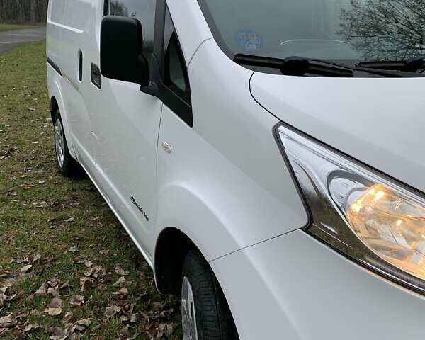 Білий Ніссан e-NV200, об'ємом двигуна 0 л та пробігом 92 тис. км за 12500 $, фото 35 на Automoto.ua