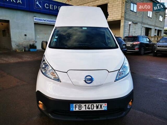 Белый Ниссан e-NV200, объемом двигателя 0 л и пробегом 49 тыс. км за 13500 $, фото 1 на Automoto.ua