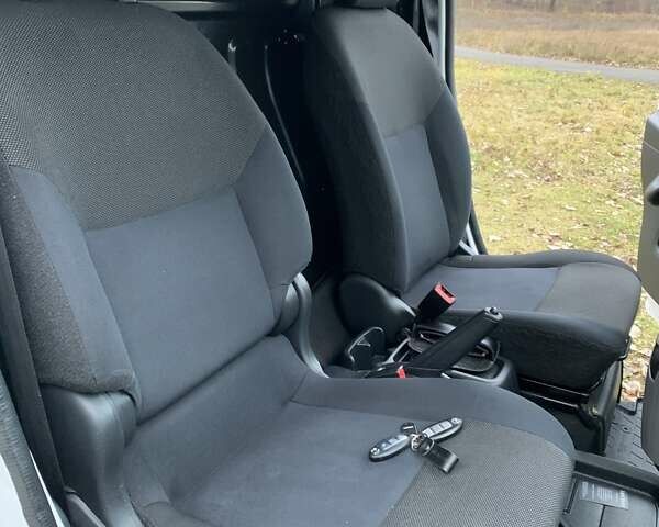 Білий Ніссан e-NV200, об'ємом двигуна 0 л та пробігом 92 тис. км за 12500 $, фото 39 на Automoto.ua